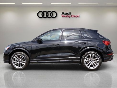 Used 2025 Audi Q3 2.0T Premium w/ Convenience Package image 2