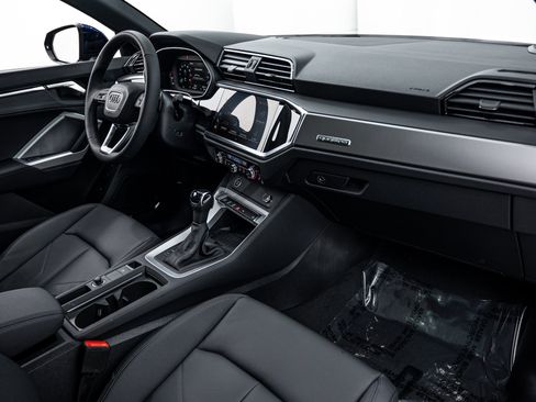 New 2025 Audi Q3 2.0T Premium image 12