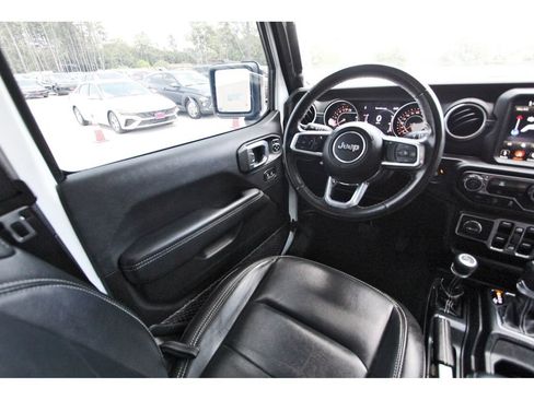 Used 2022 Jeep Gladiator Overland w/ Popular Equipment Package AWD/4WD image 11