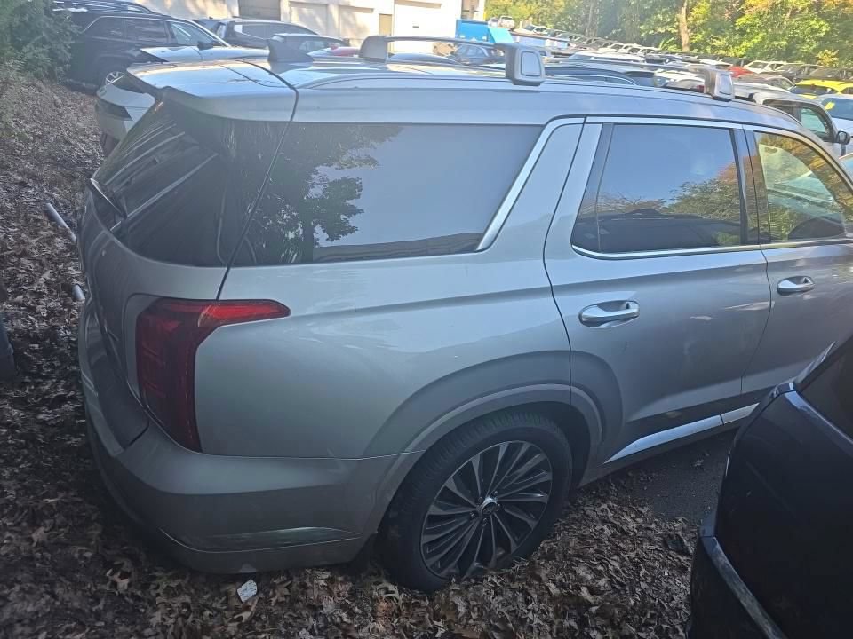 Used 2024 Hyundai Palisade Calligraphy AWD/4WD image 2