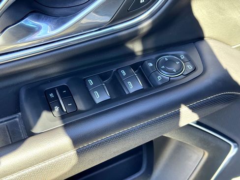 Used 2024 Chevrolet Tahoe Premier image 16