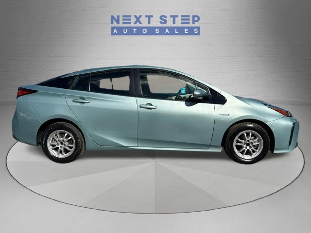 Used 2020 Toyota Prius LE FWD image 9