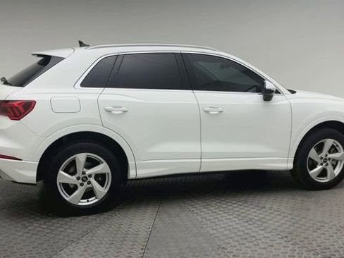 Used 2022 Audi Q3 2.0T Premium w/ Convenience Package image 9