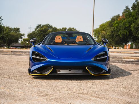 Used 2022 McLaren 765LT RWD image 24