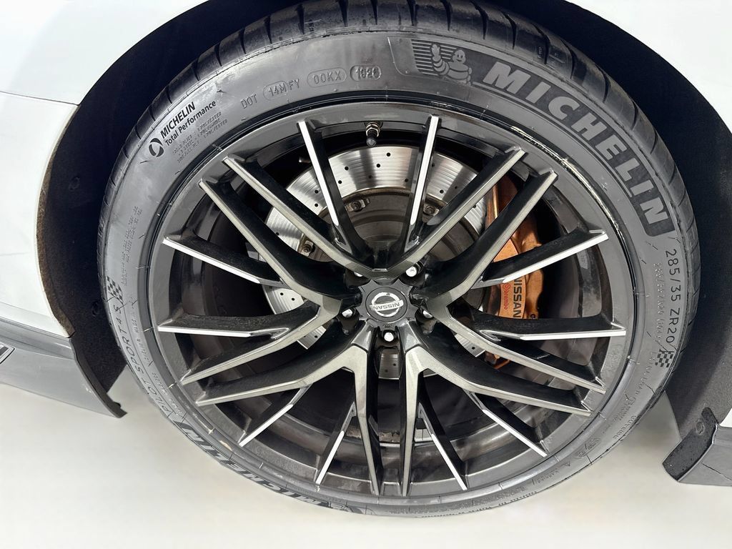 Used 2020 Nissan GT-R Premium AWD/4WD image 30