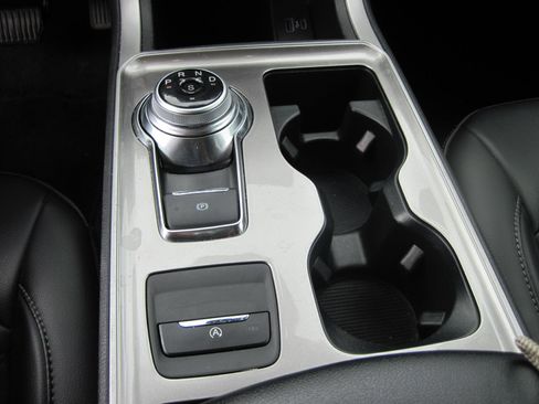 Used 2024 Ford Edge SEL image 19