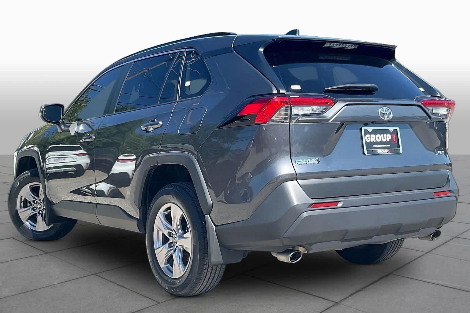 Used 2023 Toyota RAV4 XLE w/ Convenience Package FWD image 12