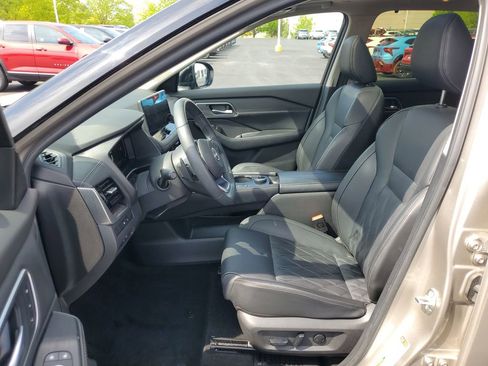 Used 2024 Nissan Rogue Platinum w/ Platinum Premium Package AWD/4WD image 5