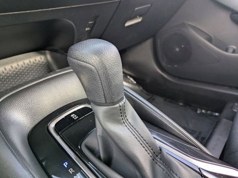 Used 2022 Toyota Corolla LE image 12