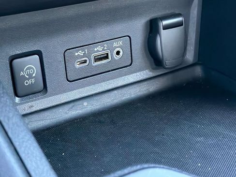Certified 2024 Nissan Sentra SV FWD image 18