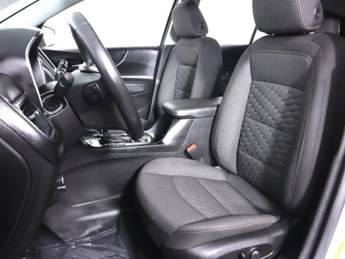 Used 2019 Chevrolet Equinox LT AWD/4WD image 30