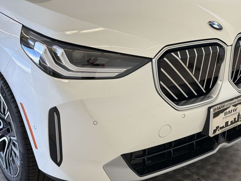 New 2026 BMW X3 xDrive30i w/ Premium Package AWD/4WD image 11