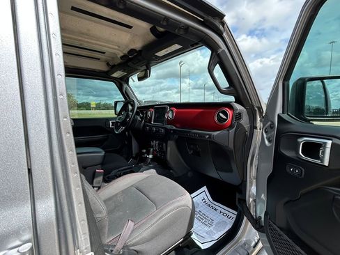 Used 2020 Jeep Wrangler Unlimited Rubicon AWD/4WD image 13