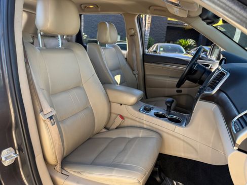 Used 2015 Jeep Grand Cherokee Limited image 19