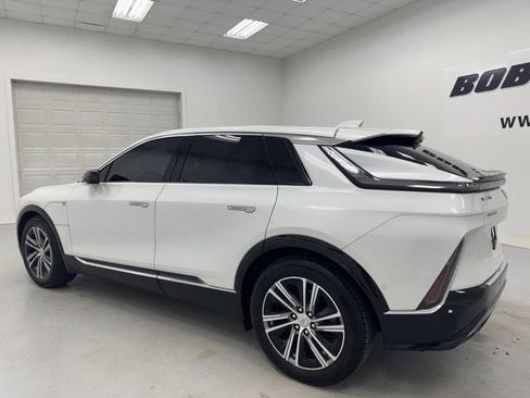 Used 2024 Cadillac Lyriq Luxury RWD image 7