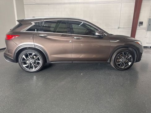 Used 2019 INFINITI QX50 Essential image 3