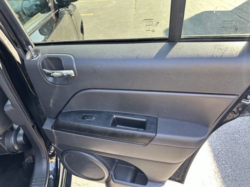 Used 2017 Jeep Compass 75th Anniversary w/ Power Value Group image 21