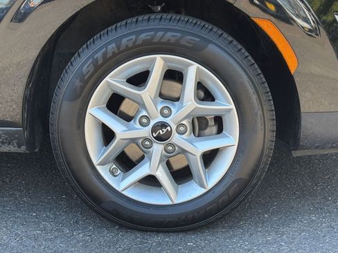 Used 2025 Kia Soul LX w/ LX Technology Package image 30