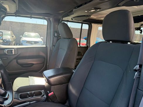 Used 2018 Jeep Wrangler Unlimited Sport S AWD/4WD image 14