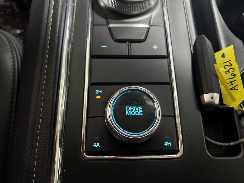 Used 2024 Ford Expedition XLT AWD/4WD image 39