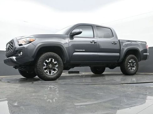 Used 2023 Toyota Tacoma TRD Off-Road AWD/4WD image 12