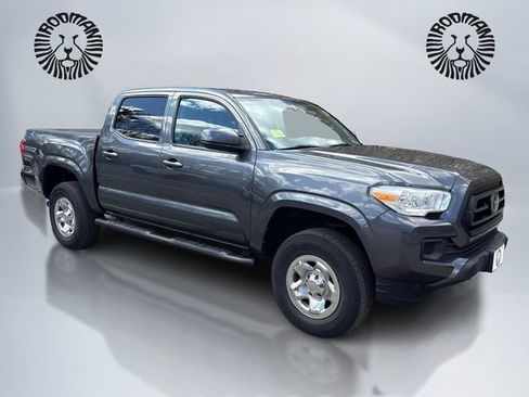 Used 2020 Toyota Tacoma SR AWD/4WD image 3