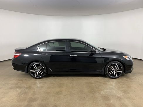 Used 2016 Honda Accord Sport image 7