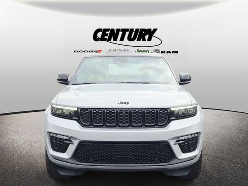 Used 2025 Jeep Grand Cherokee Summit AWD/4WD image 9