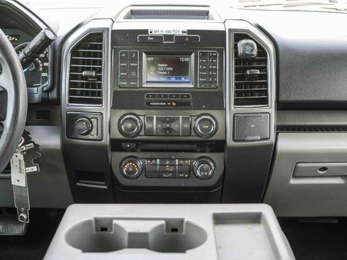 Used 2017 Ford F150 XLT image 13