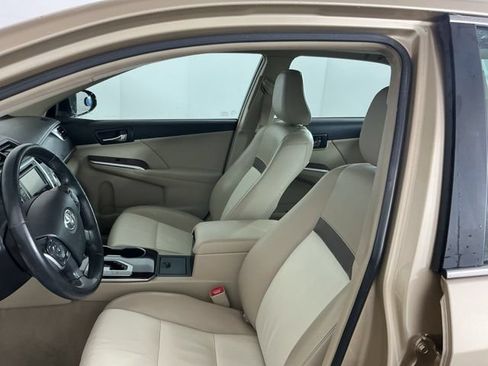 Used 2012 Toyota Camry XLE w/ Leather Pkg FWD image 14