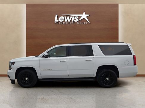 Used 2020 Chevrolet Suburban LT image 2