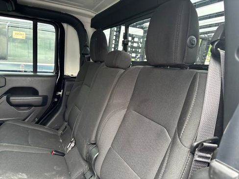 Used 2023 Jeep Gladiator Sport AWD/4WD image 11