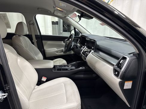 Used 2023 Kia Sorento EX AWD/4WD image 35
