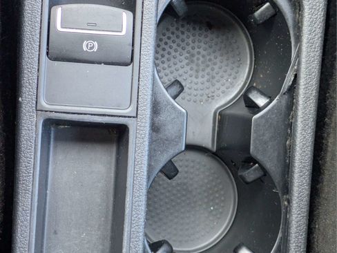 Used 2015 Volkswagen Tiguan S FWD image 18