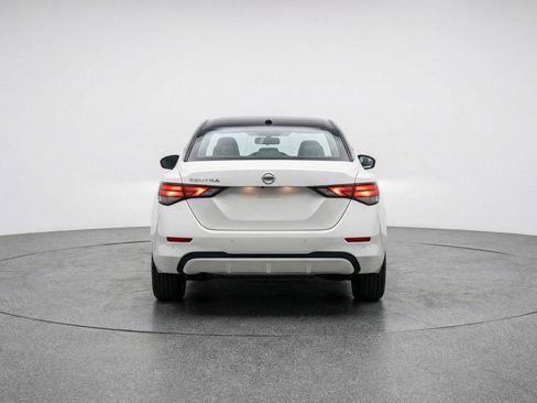 Used 2025 Nissan Sentra SV image 6