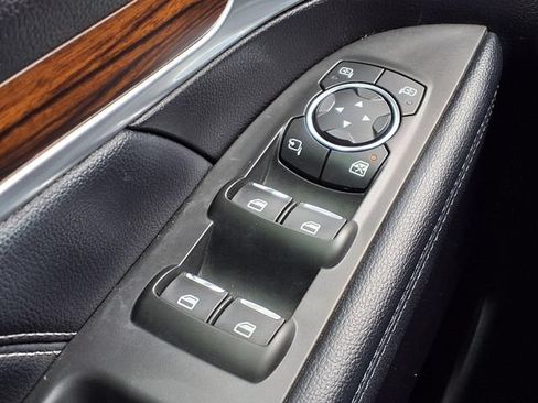 Used 2017 Ford Explorer Limited FWD image 16