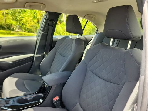 Used 2022 Toyota Corolla LE FWD image 19