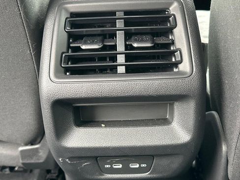 Used 2025 Volkswagen Tiguan S image 11