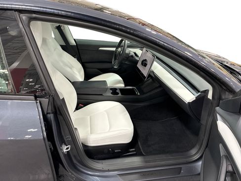 Certified 2022 Tesla Model 3 Long Range AWD/4WD image 13