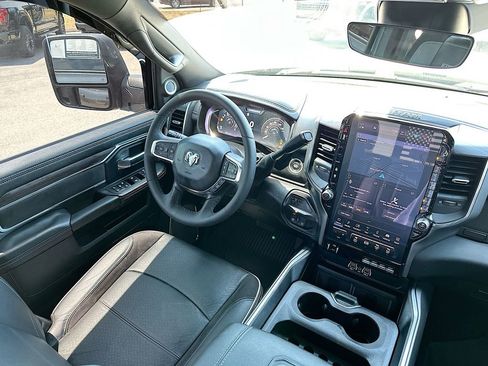 Used 2025 RAM 2500 Laramie AWD/4WD image 19