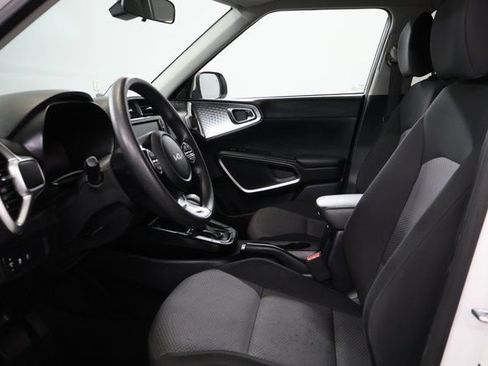Used 2024 Kia Soul LX w/ Option Group 015 FWD image 10