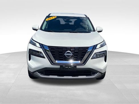 Used 2023 Nissan Rogue SV FWD image 2