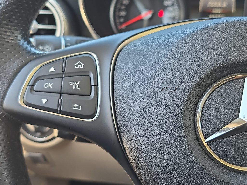 Used 2019 Mercedes-Benz GLC 300 4MATIC image 20