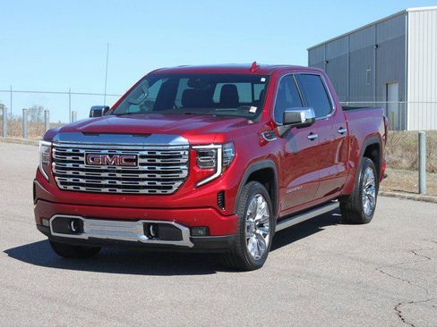 Used 2024 GMC Sierra 1500 Denali AWD/4WD image 2