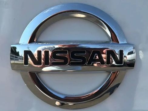 Used 2017 Nissan Altima 2.5 S w/ Interior Lighting Package FWD image 11