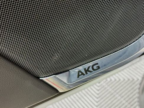 Used 2023 Cadillac Escalade Premium Luxury image 21