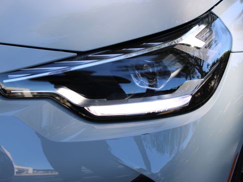 Used 2025 BMW 230i 230i w/ M Sport Package image 13