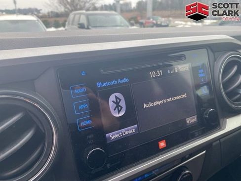 Used 2016 Toyota Tacoma Limited image 11