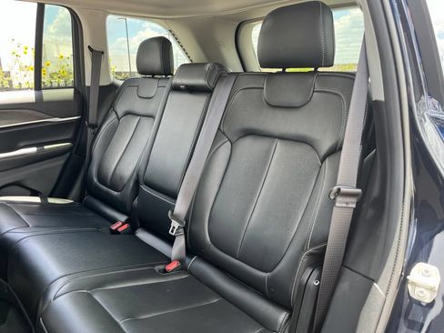Used 2023 Jeep Grand Cherokee Limited AWD/4WD image 28