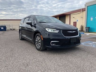 Used 2023 Chrysler Pacifica Limited